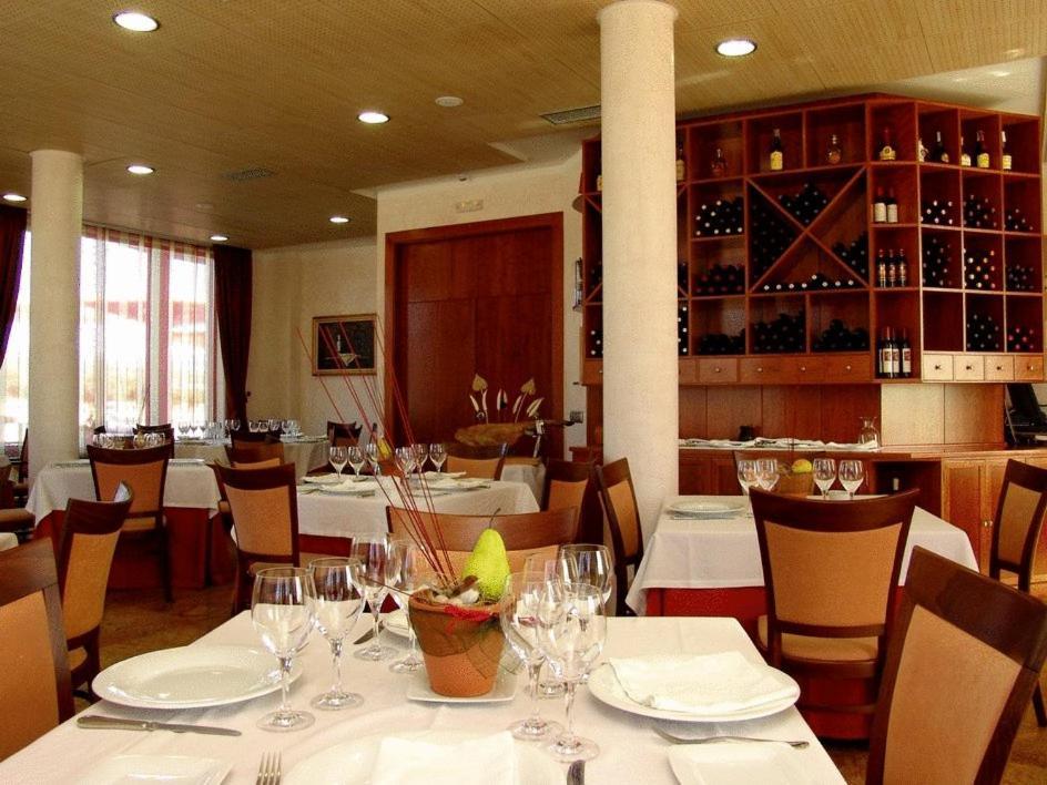 Complejo El Carrascal Hotel Muñana Buitenkant foto