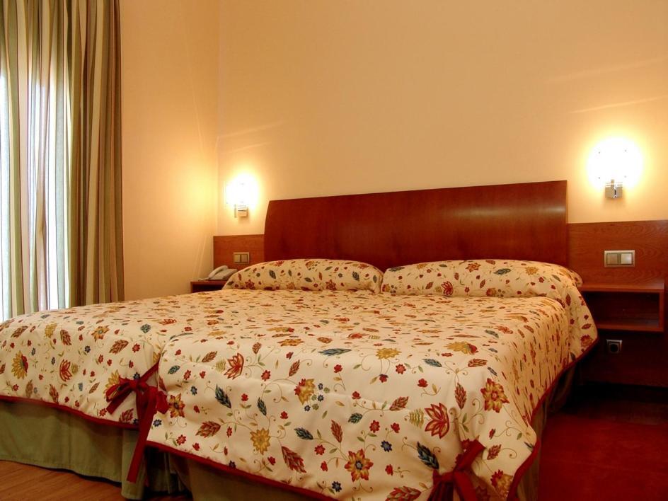 Complejo El Carrascal Hotel Muñana Buitenkant foto